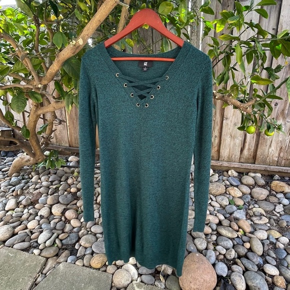 IZ Byer | Green long sleeve sweater dress lace up chest - Picture 10 of 13